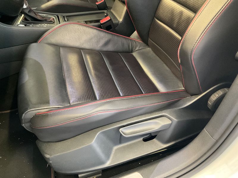 Volkswagen Golf VII 2.0 TSI GTI TCR 2019 – снимка 24
