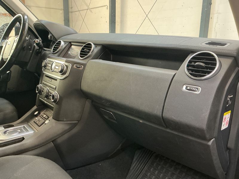 Land Rover Discovery 4 3.0 TD V6 TDV6 S 2015 – снимка 31