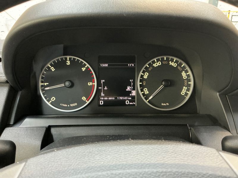 Land Rover Discovery 4 3.0 TD V6 TDV6 S 2015 – снимка 18
