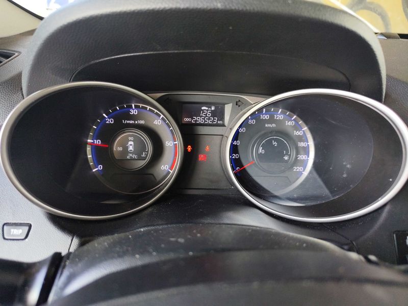 Hyundai ix35 1.7 CRDi Comfort 2WD — zdjęcie 12