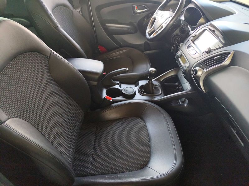 Hyundai ix35 1.7 CRDi Comfort 2WD — zdjęcie 10
