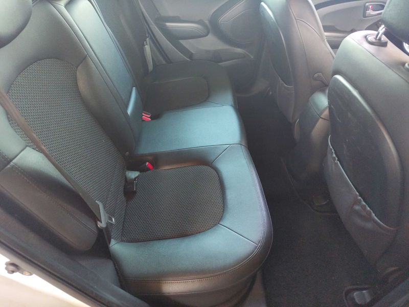 Hyundai ix35 1.7 CRDi Comfort 2WD — zdjęcie 13