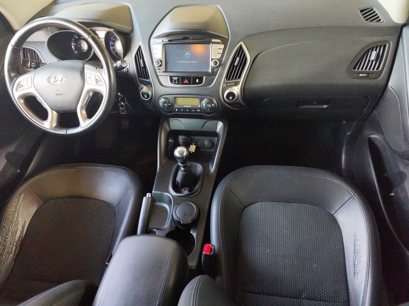 Hyundai ix35 1.7 CRDi Comfort 2WD — zdjęcie 11