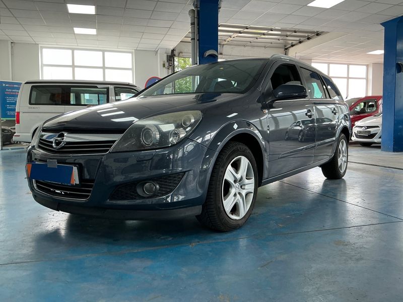 Opel Astra 1.8 Innovation — zdjęcie 1
