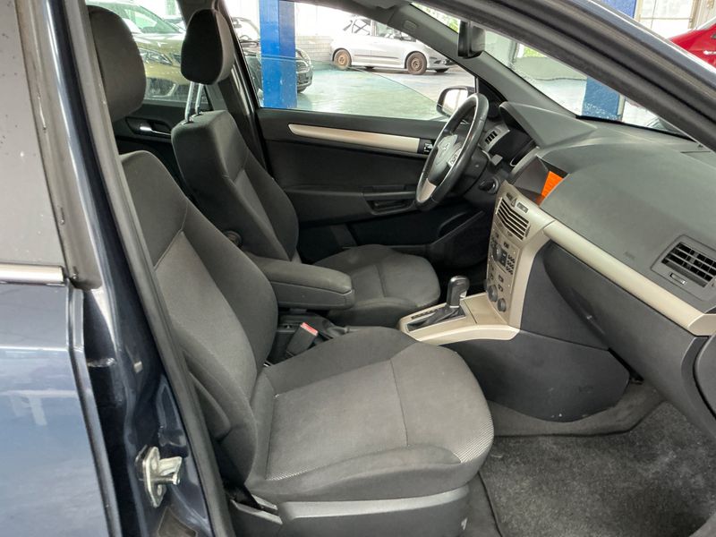 Opel Astra 1.8 Innovation — zdjęcie 3