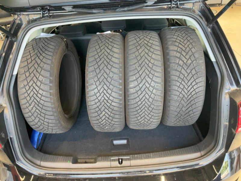 Volkswagen Golf VII 2.0 TDI Highline BlueMotion Tech 2020 – снимка 16