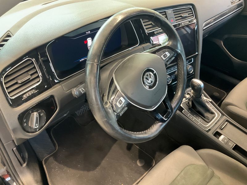 Volkswagen Golf VII 2.0 TDI Highline BlueMotion Tech 2020 – снимка 27