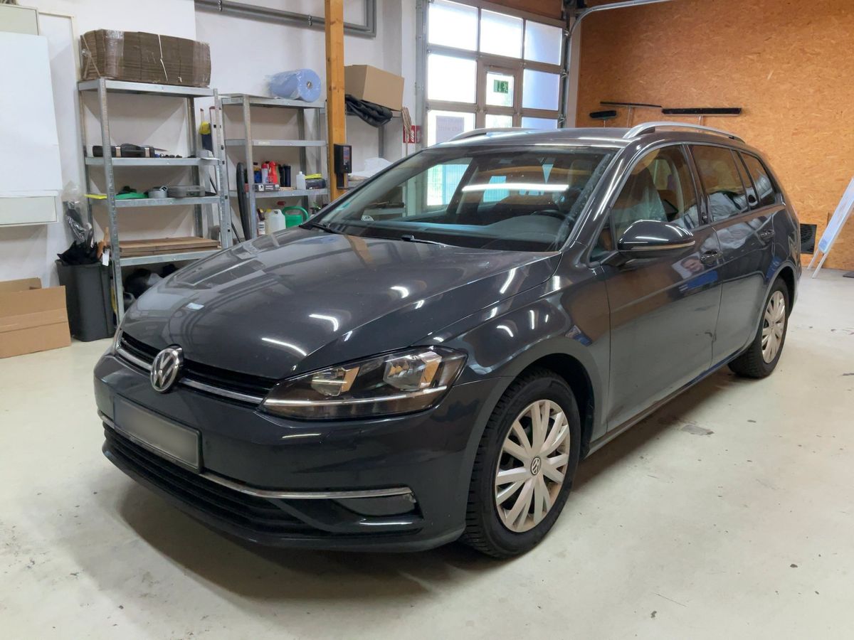 Volkswagen Golf 2018 — photo 1