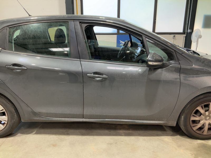 Peugeot 208 1.6 Blue-HDi Active 2016 – снимка 10