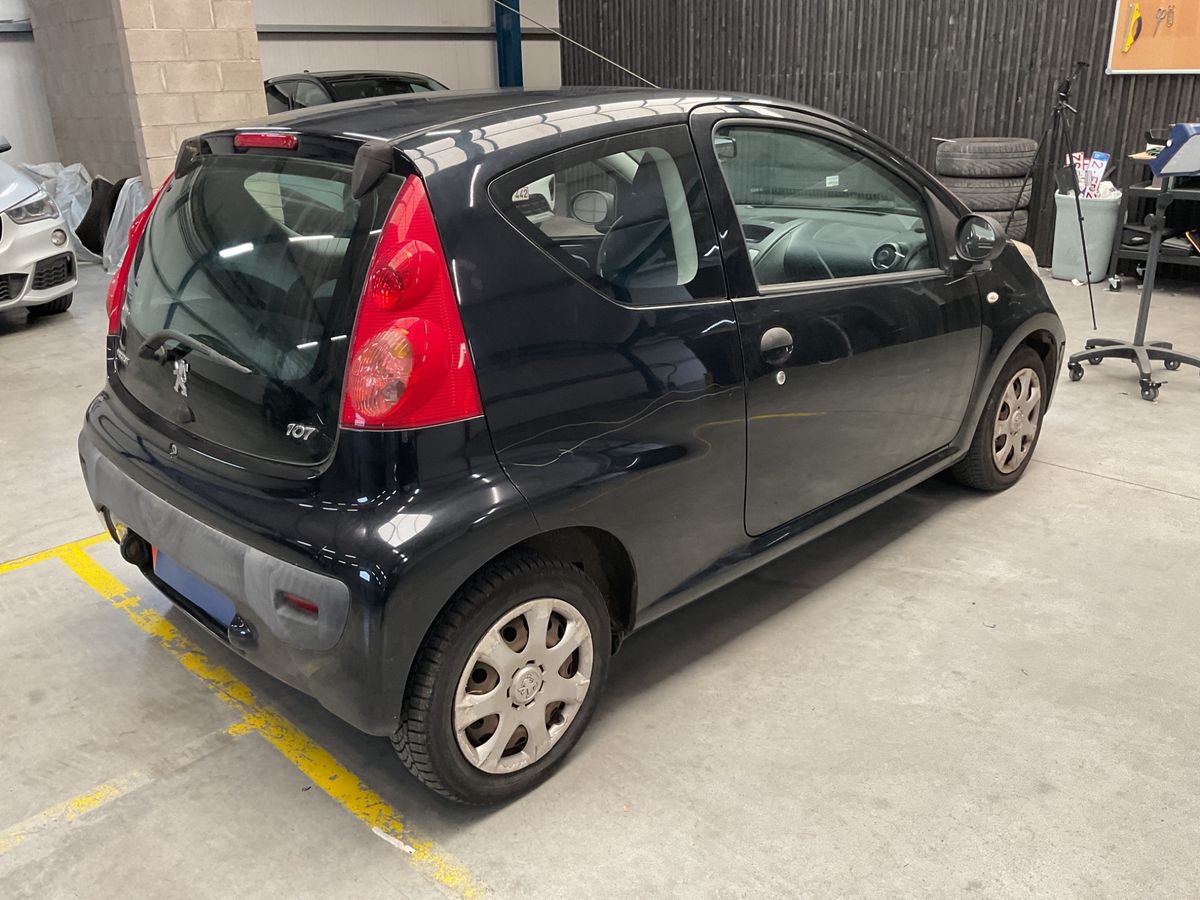Peugeot 107 1.0 Black & Silver Edition