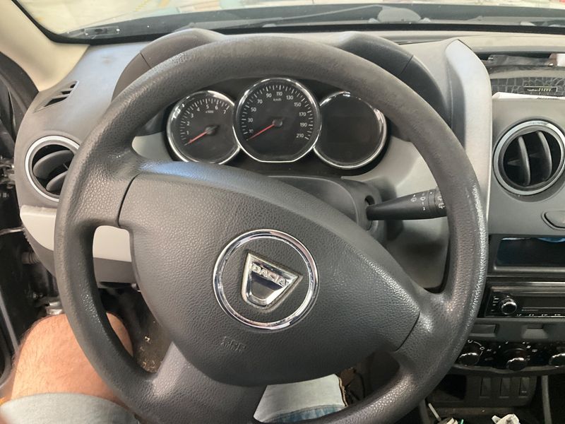 Dacia Duster 1.5 dCi Ambiance 4x2 2014 – снимка 29
