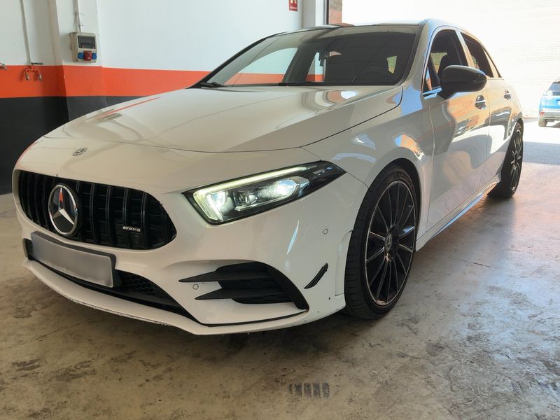 Mercedes-Benz A-Klasse A 220 AMG Line — zdjęcie 1