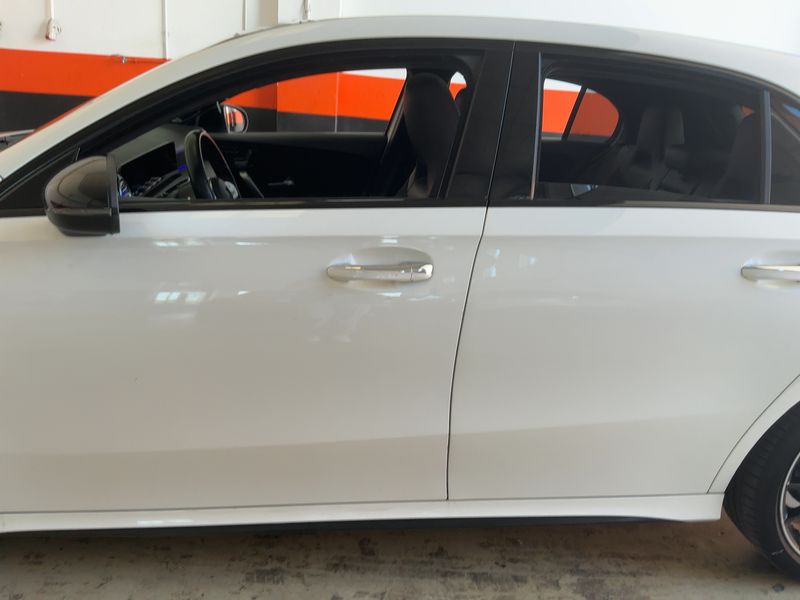 Mercedes-Benz A-Klasse A 220 AMG Line — zdjęcie 4