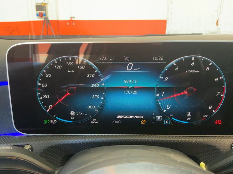 Mercedes-Benz A-Klasse A 220 AMG Line — zdjęcie 13