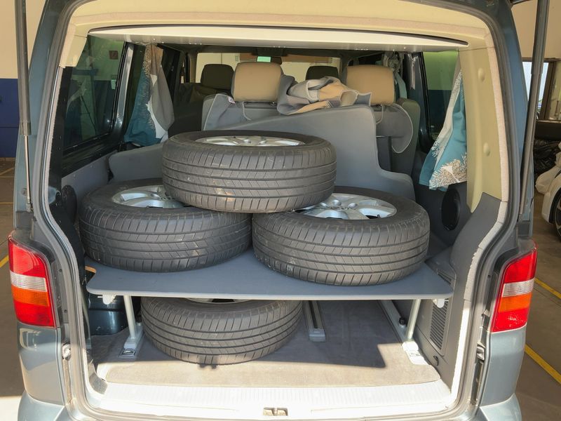 Volkswagen T5 California 2.5 TDI Beach Aufstelldach — zdjęcie 10