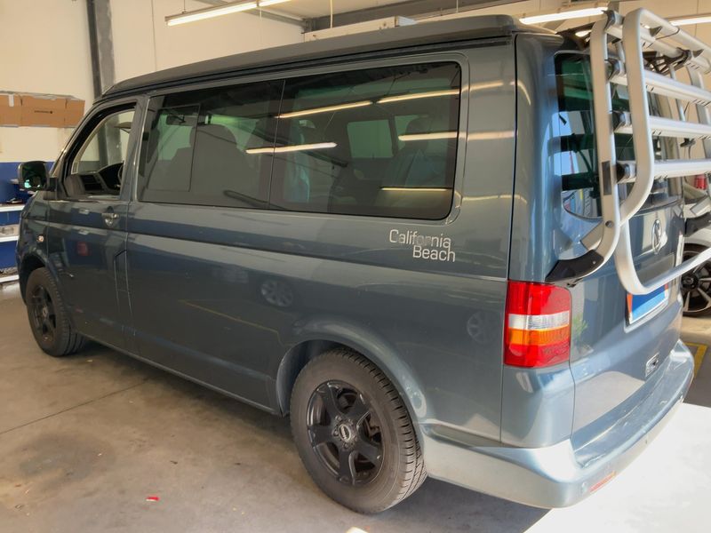 Volkswagen T5 California 2.5 TDI Beach Aufstelldach — zdjęcie 3