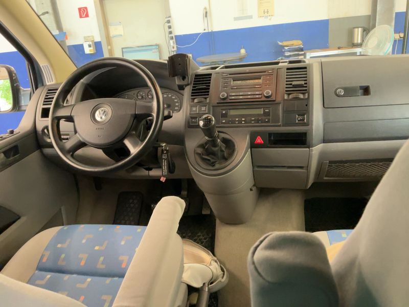 Volkswagen T5 California 2.5 TDI Beach Aufstelldach — zdjęcie 12