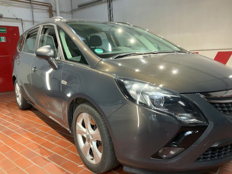 Opel Zafira Tourer 2.0 CDTI Business Edition — zdjęcie 8