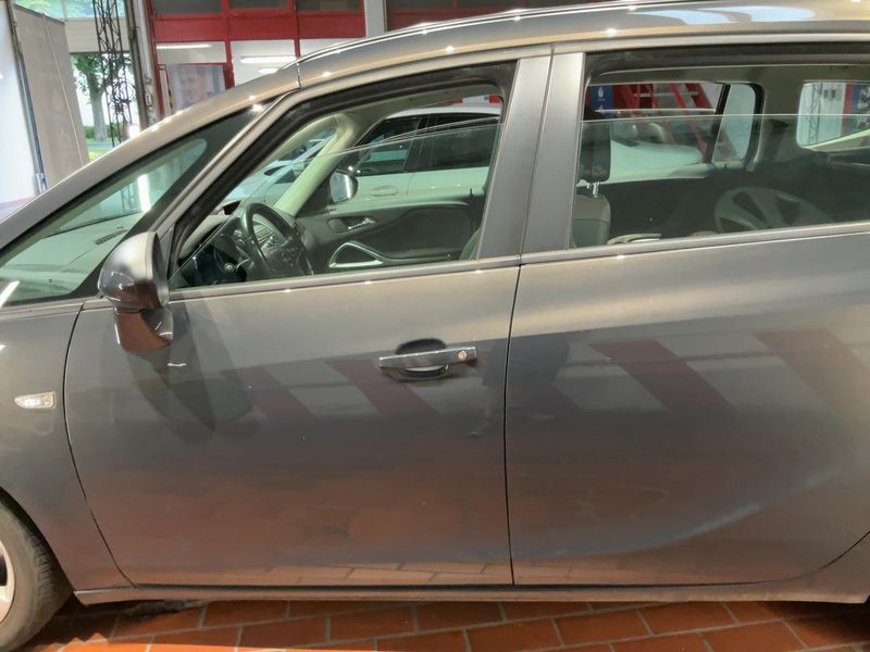 Opel Zafira Tourer 2.0 CDTI Business Edition — zdjęcie 4
