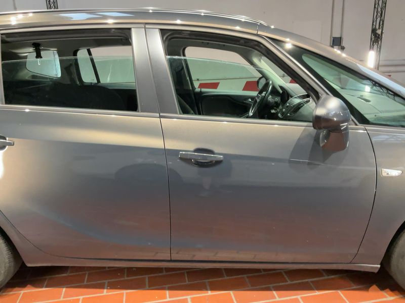 Opel Zafira Tourer 2.0 CDTI Business Edition — zdjęcie 7