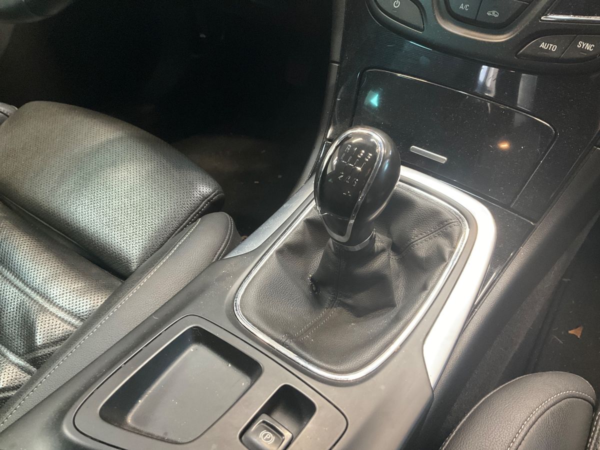 Opel Insignia 2015 — photo 29