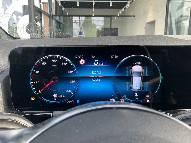 Mercedes-Benz GLA-Klasse GLA 200 d 4Matic AMG Line — zdjęcie 13