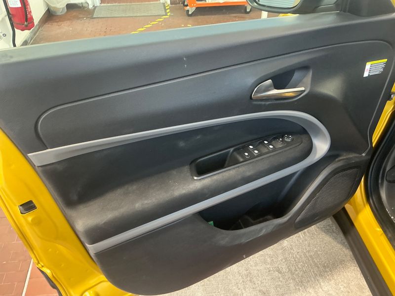 Jeep Avenger 1.2 T-GDI Longitude 2024 – снимка 24