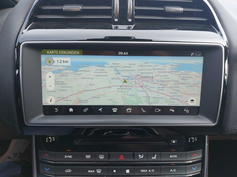 Jaguar XE 20d Portfolio — zdjęcie 13