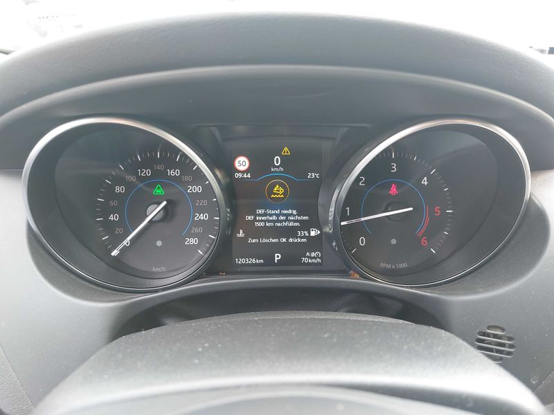 Jaguar XE 20d Portfolio — zdjęcie 12