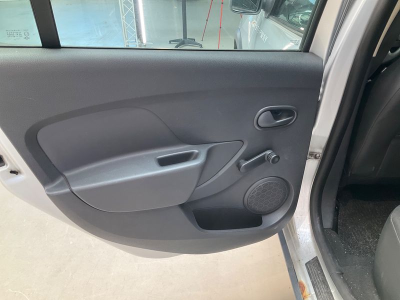 Dacia Sandero 1.5 dCi Stepway Ambiance 2014 – снимка 25