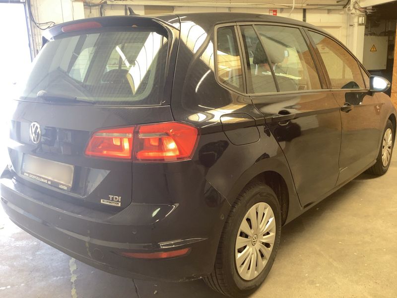 Volkswagen Golf VII Sportsvan 1.6 TDI Trendline BlueMotion Tech 2015 – снимка 8