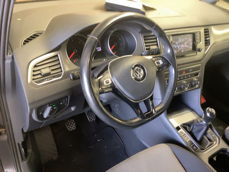 Volkswagen Golf VII Sportsvan 1.6 TDI Trendline BlueMotion Tech 2015 – снимка 18