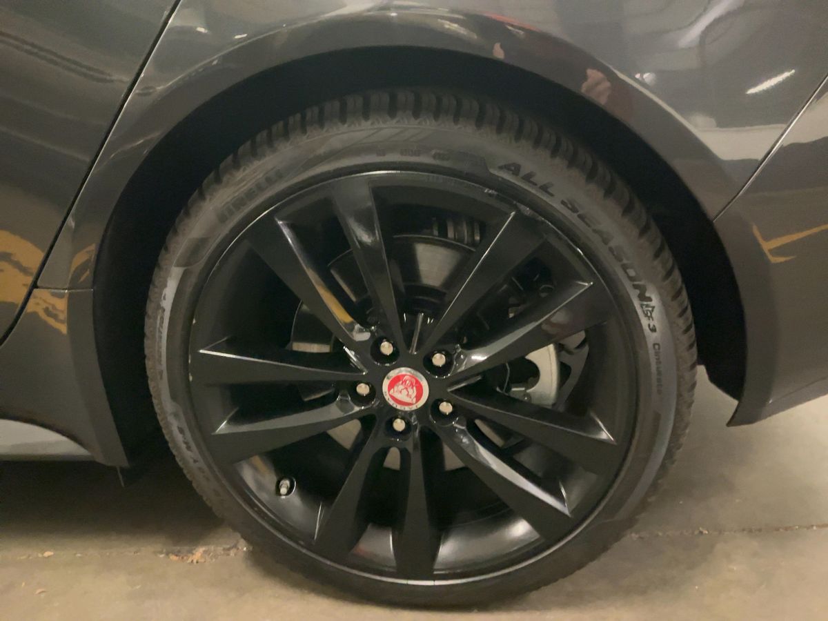 Jaguar XE 2018 — photo 6
