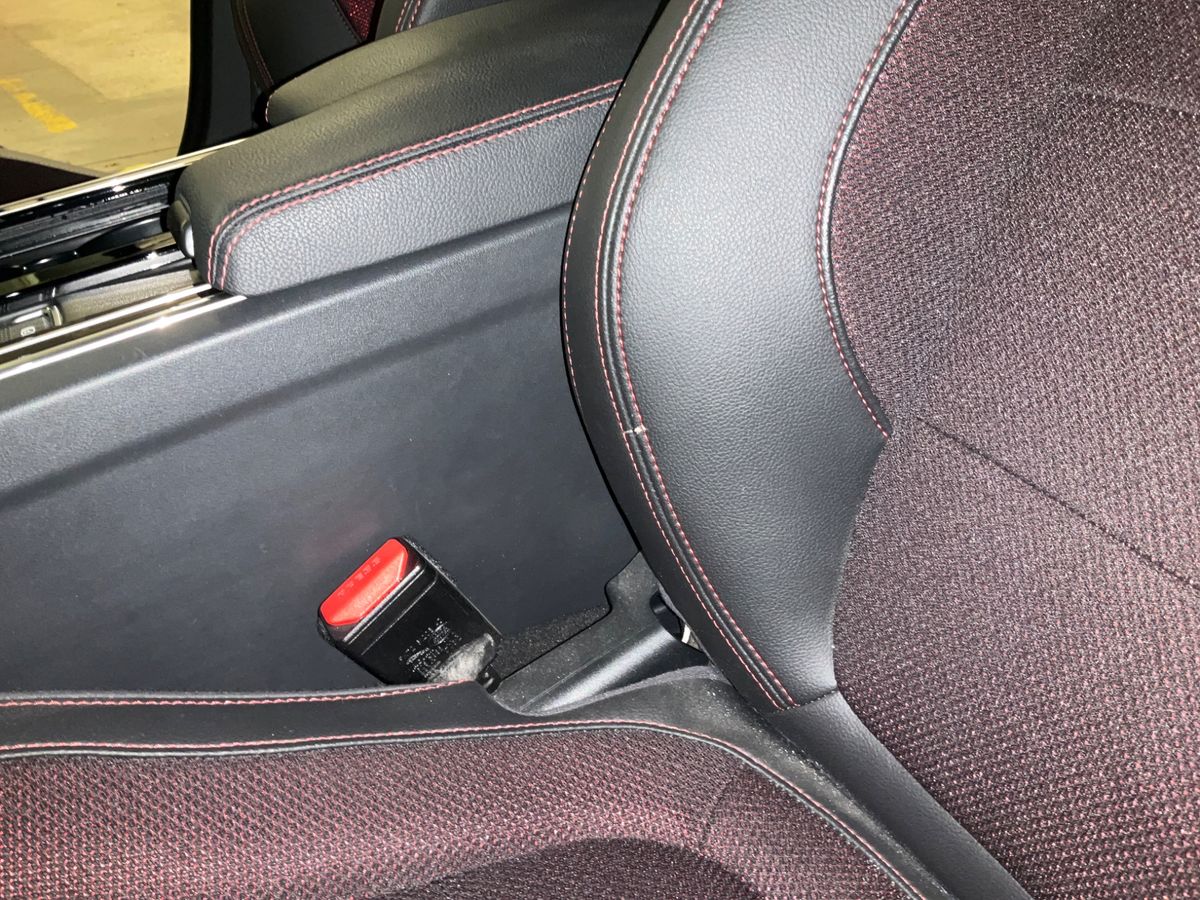 Jaguar XE 2018 — photo 3