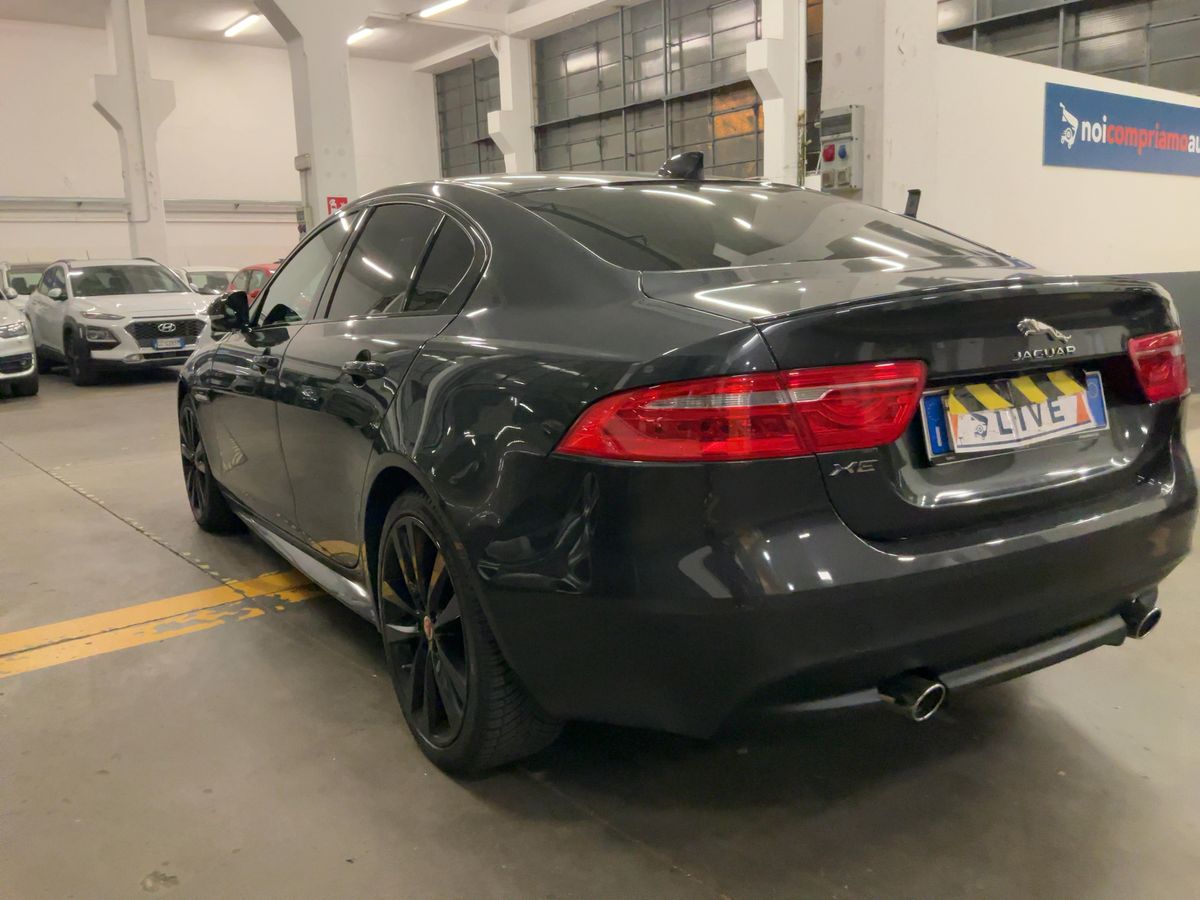 Jaguar XE 2018 — photo 7