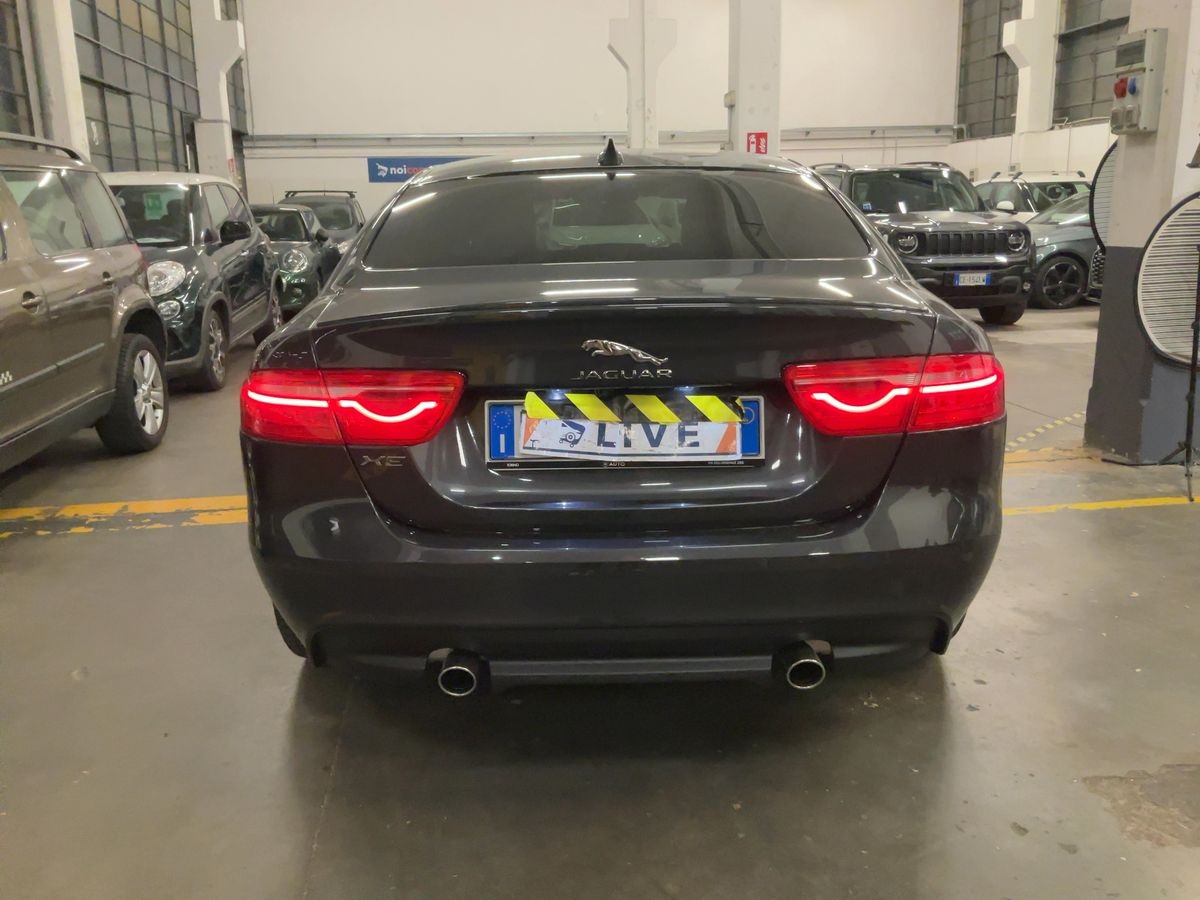 Jaguar XE 2018 — photo 8