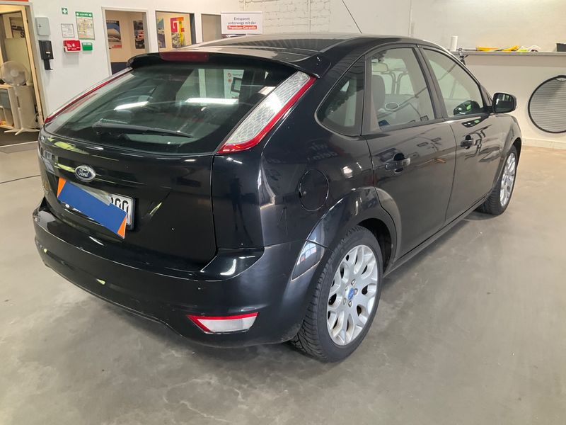 Ford Focus 1.6 Ti-VCT Sport — zdjęcie 2