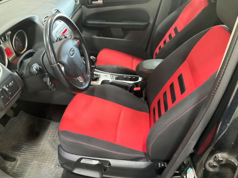 Ford Focus 1.6 Ti-VCT Sport — zdjęcie 3