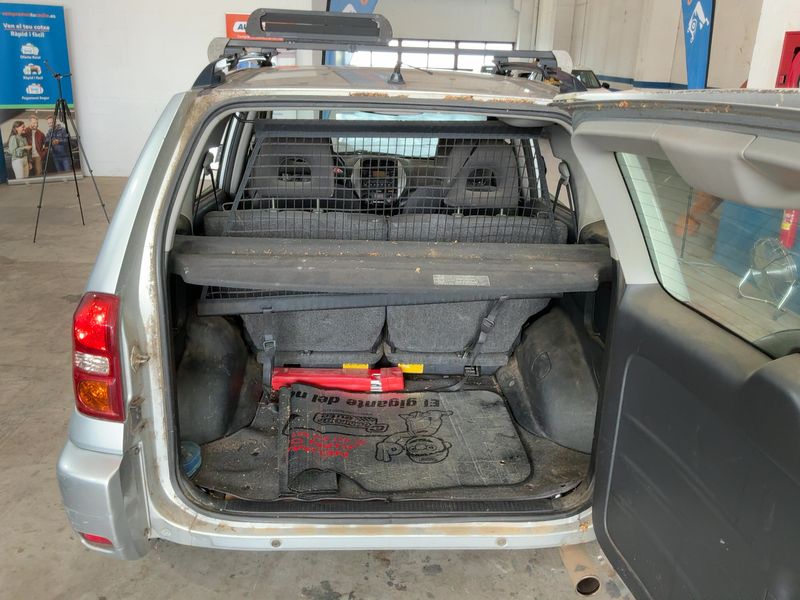 Toyota RAV 4 2.0 4x4 — zdjęcie 10