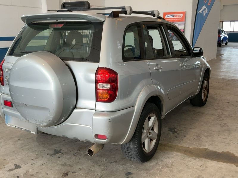 Toyota RAV 4 2.0 4x4 — zdjęcie 6