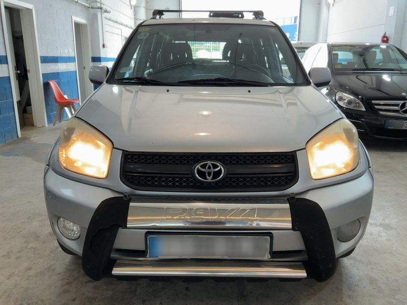 Toyota RAV 4 2.0 4x4 — zdjęcie 9