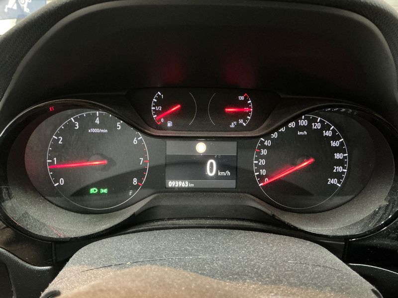 Opel Corsa 1.2 Turbo Edition — zdjęcie 13