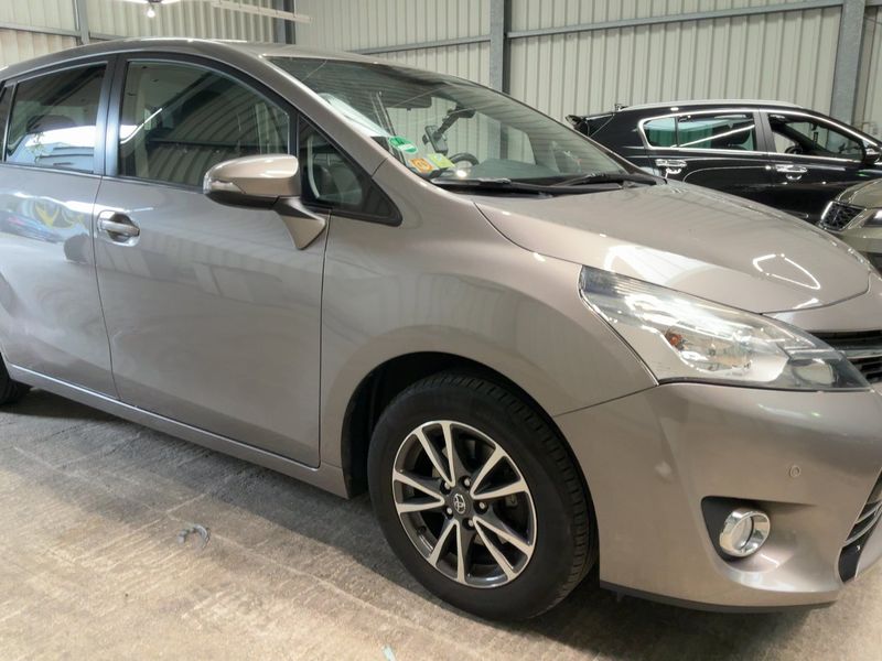 Toyota Verso 1.6 D-4D Comfort — zdjęcie 8