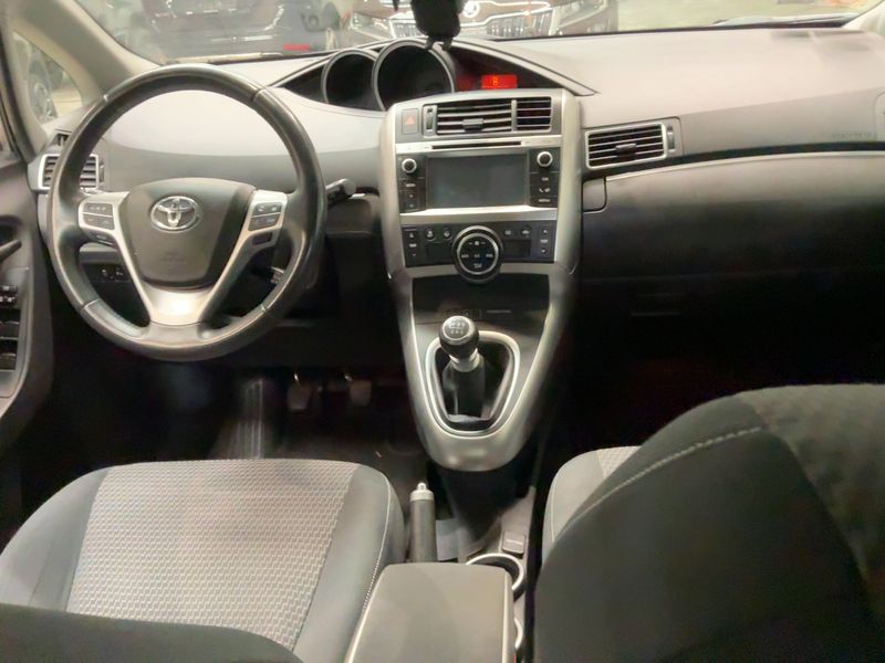 Toyota Verso 1.6 D-4D Comfort — zdjęcie 12