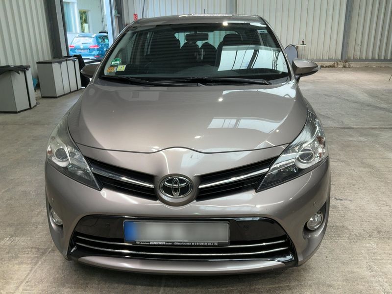 Toyota Verso 1.6 D-4D Comfort — zdjęcie 9