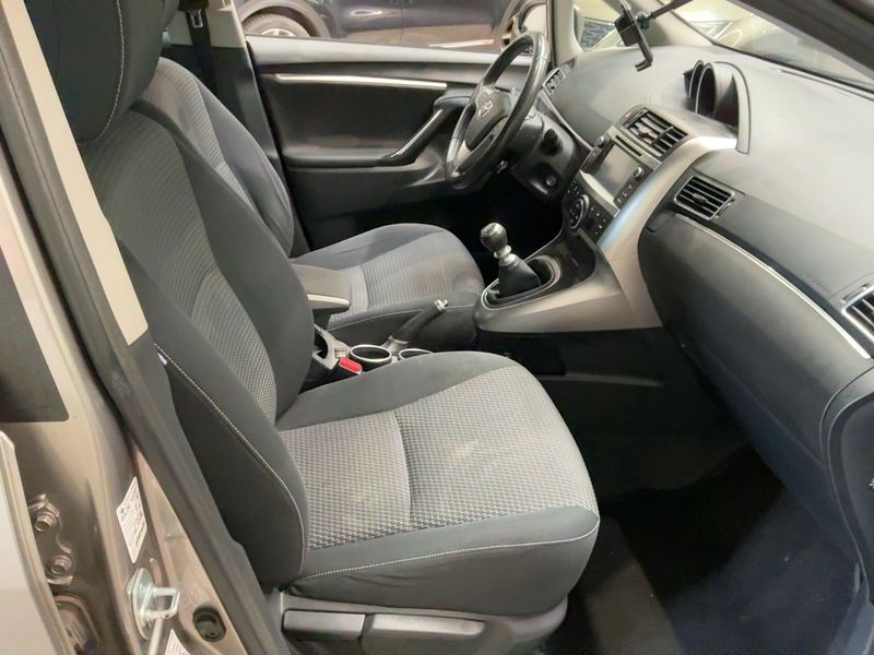 Toyota Verso 1.6 D-4D Comfort — zdjęcie 11
