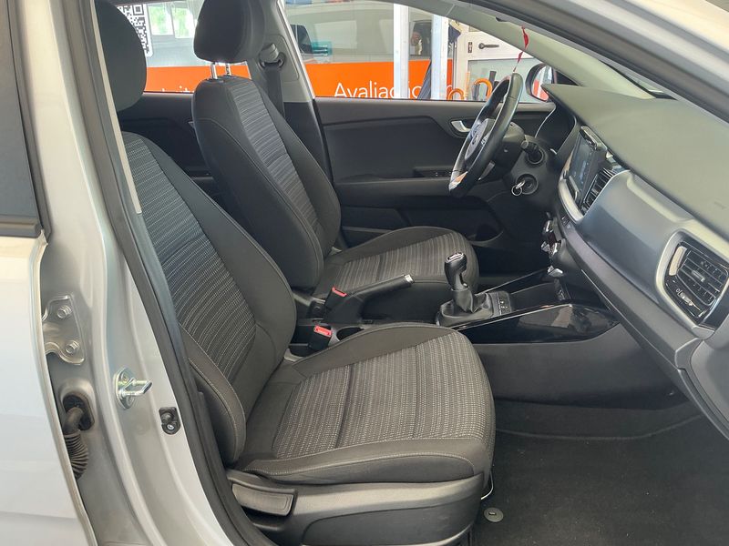 Kia Stonic 1.0 TGDI Dream-Team Edition — zdjęcie 11
