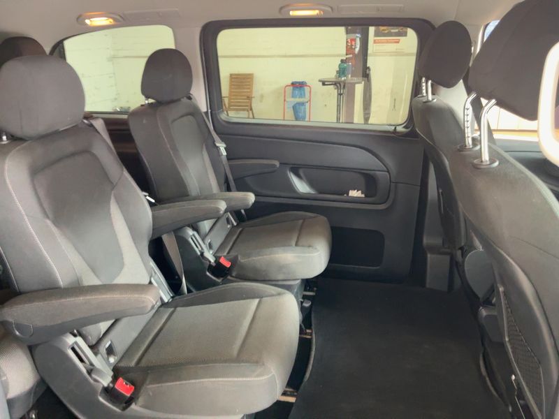 Mercedes-Benz V-Klasse V 220 d kompakt BlueTEC Edition — zdjęcie 14