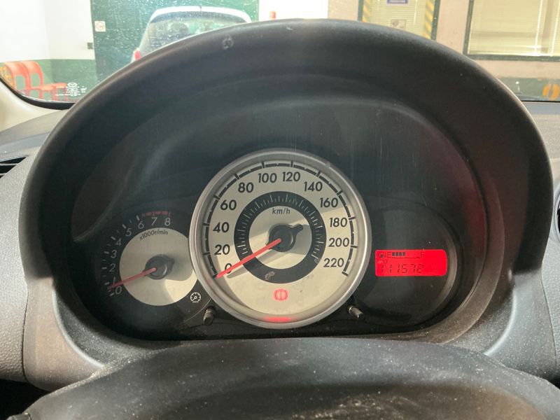 Mazda 2 1.3 Independence — zdjęcie 4