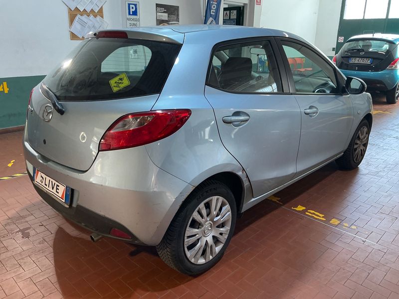 Mazda 2 1.3 Independence — zdjęcie 2